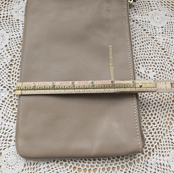 Dooney & Bourke Oyster Leather Wristlet/Clutch With Out Wrist Strap - Picture 10 of 10